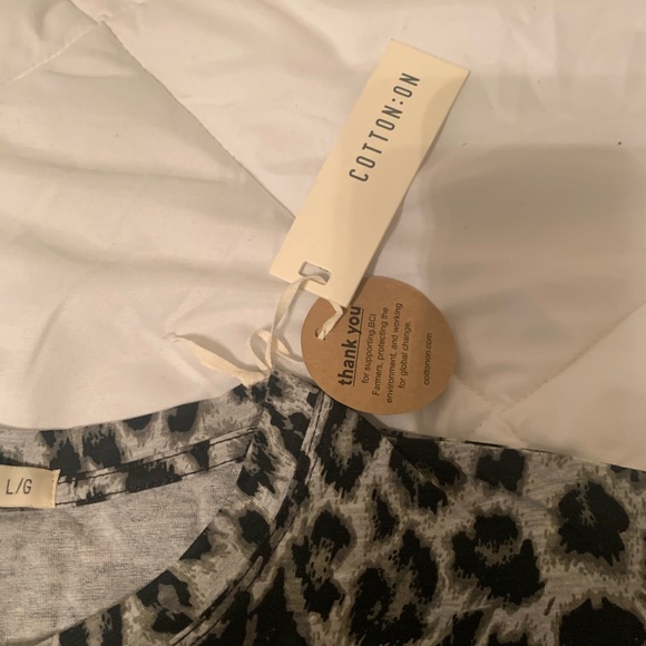 Leopard print short sleeve crop top - Picture 3 of 4